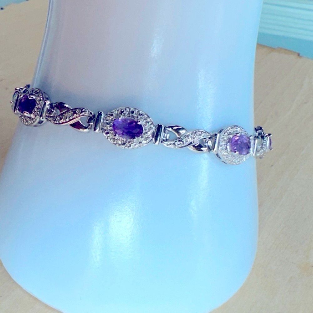 Amethyst Sterling Silver bracelet stamped 925 8 inches clasp with safety lock‎